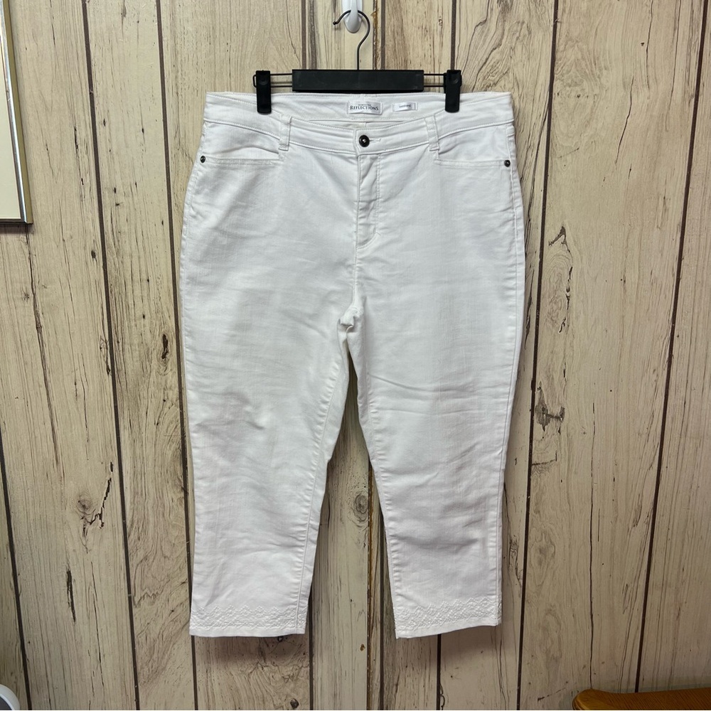 Northern Reflections White Size 12 Women's Capris - Weekend Cut - Picture 2 of 9